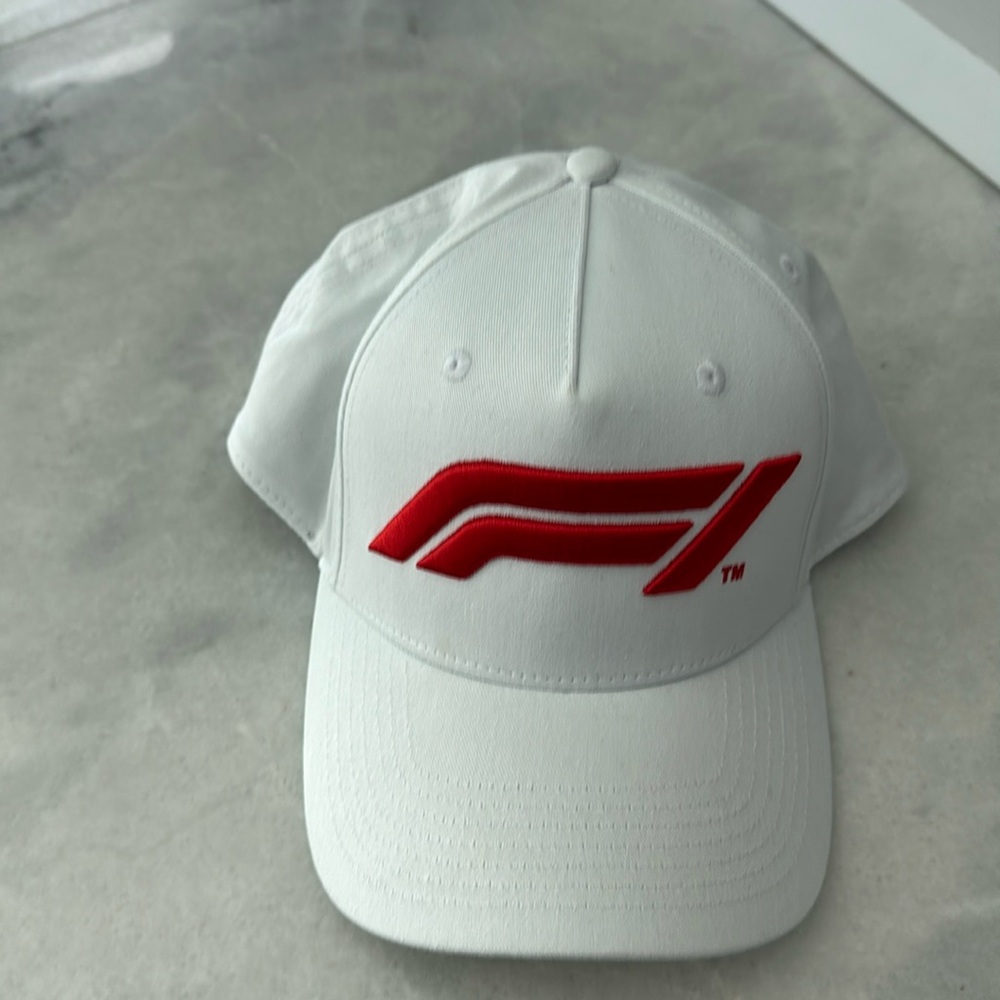 F1 cap